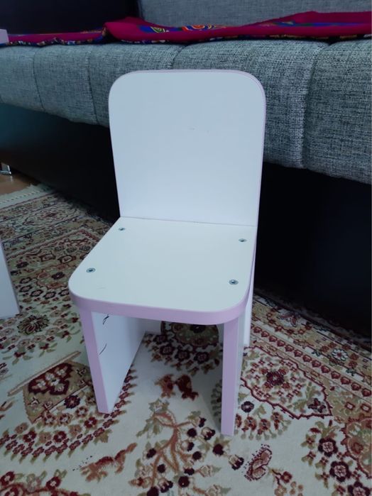 Детский стол со стульями