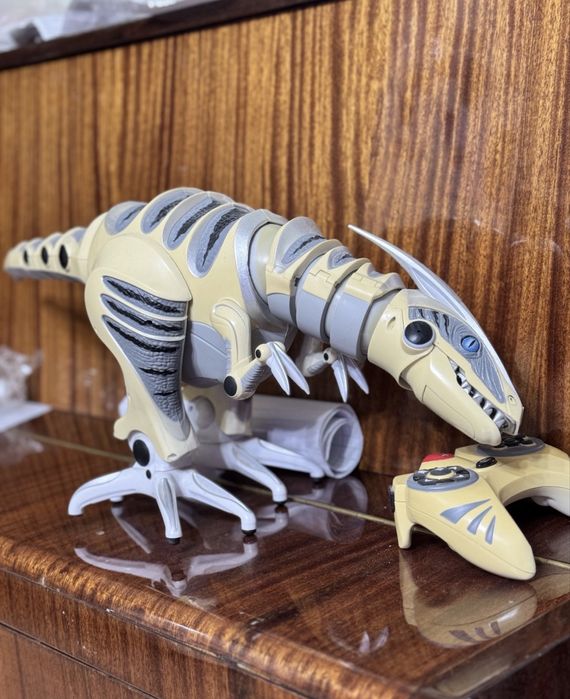 Игрушка динозавр