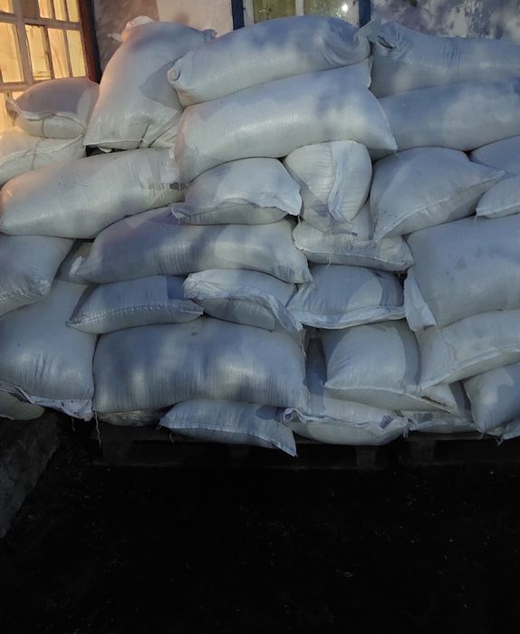 Продам овёс  в мешках