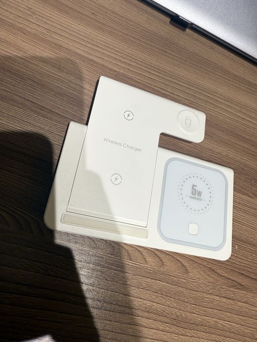 Зарядка телефона, наушников, часов Apple