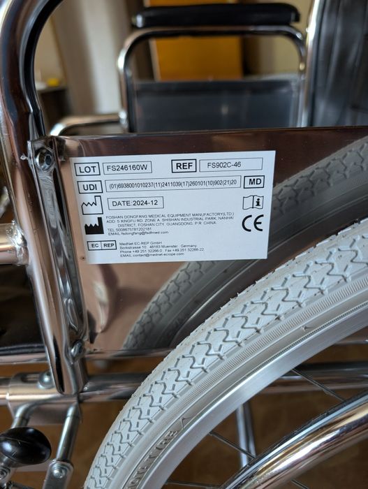 Scaun rulant pliabil persoane cu handicap