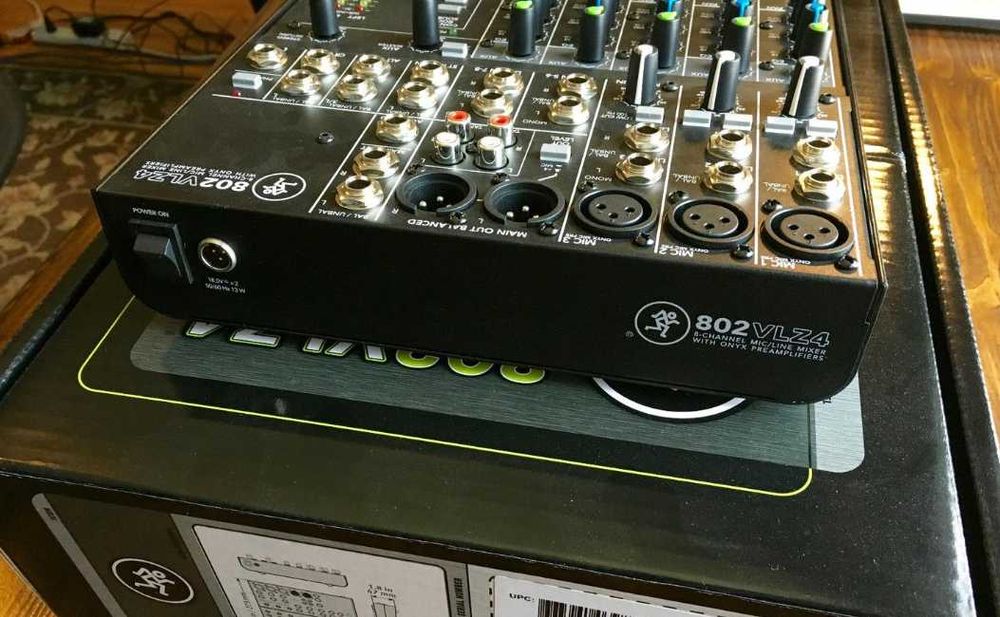 Миксер Mackie 802 VLZ4 пулт