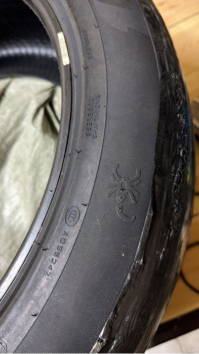 Pirelli scorpion 275/45 R21