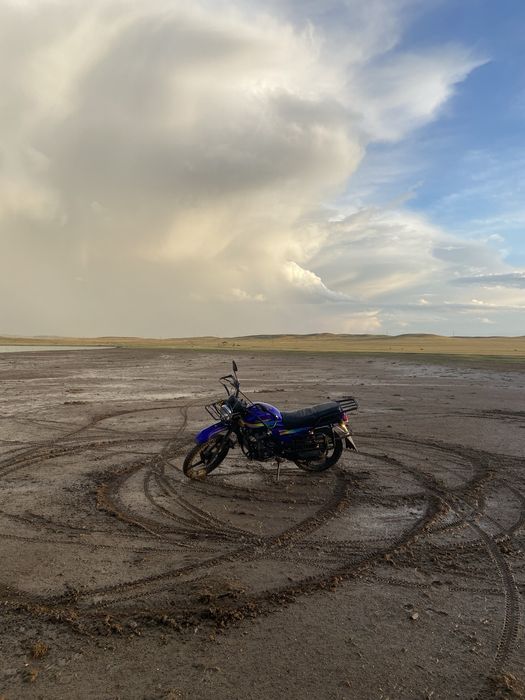 Мотоцикл qarshiga