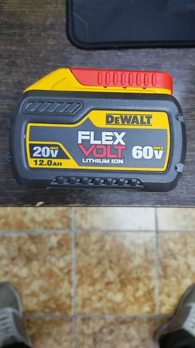Батарея  (аккумулятор) DeWalt 20 V, 12 Ah