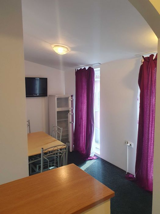 Inchiriez apartament cu doua camere in zona Dambovita