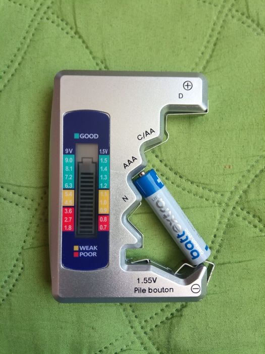 Тестер за батерии цифров