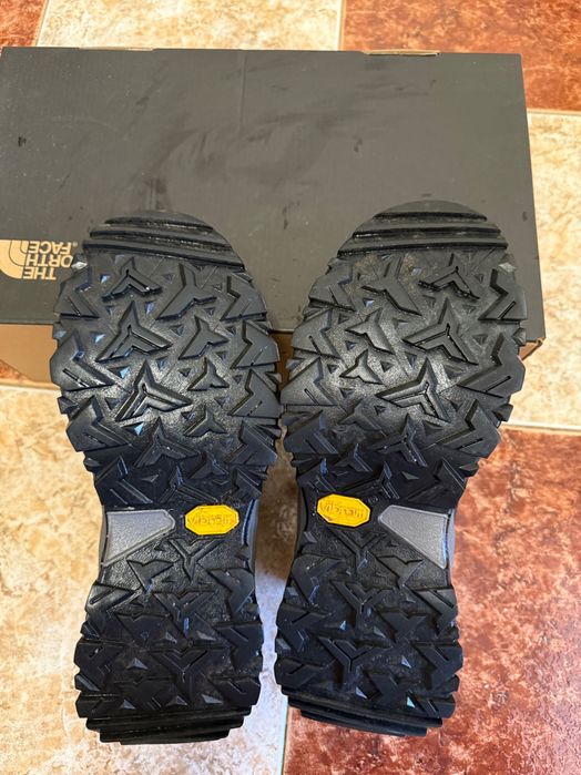 Обувки the north face