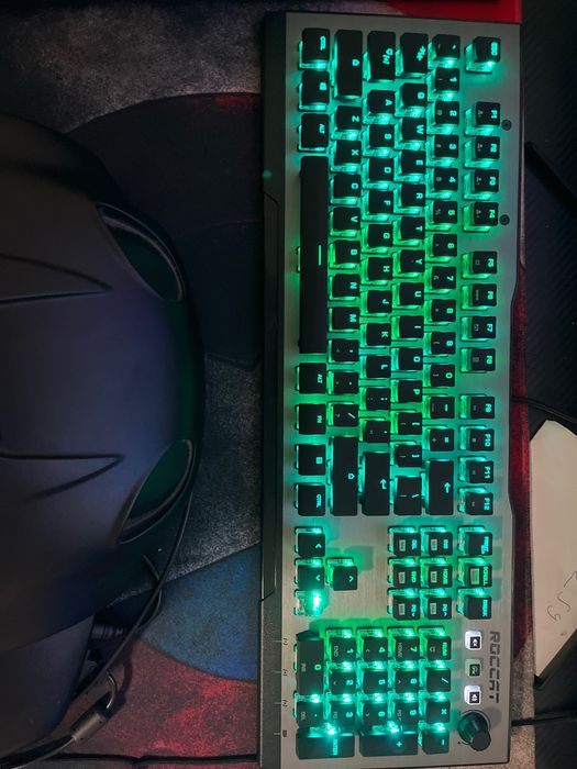 Клавиатура на ROCCAT