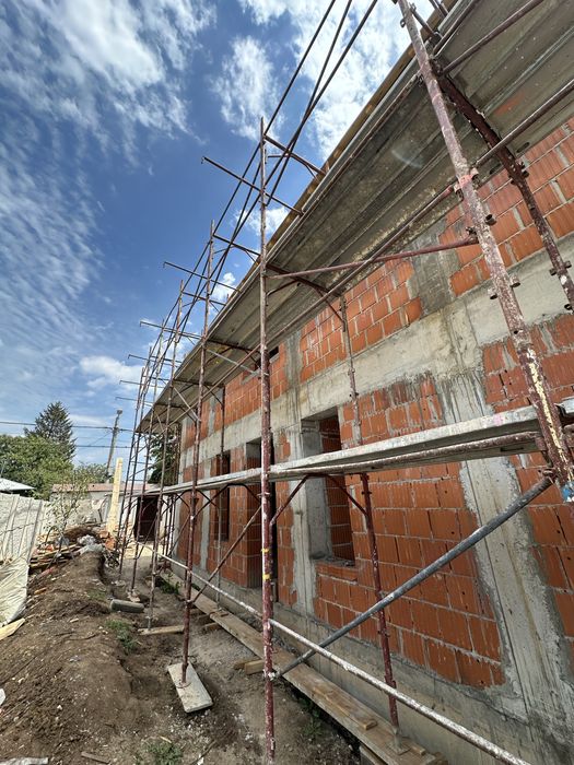 Inchiriez schela ieftin