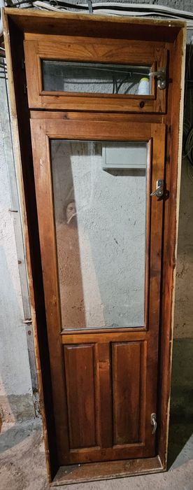 Врата със стъклопакет и външни щори и комарник