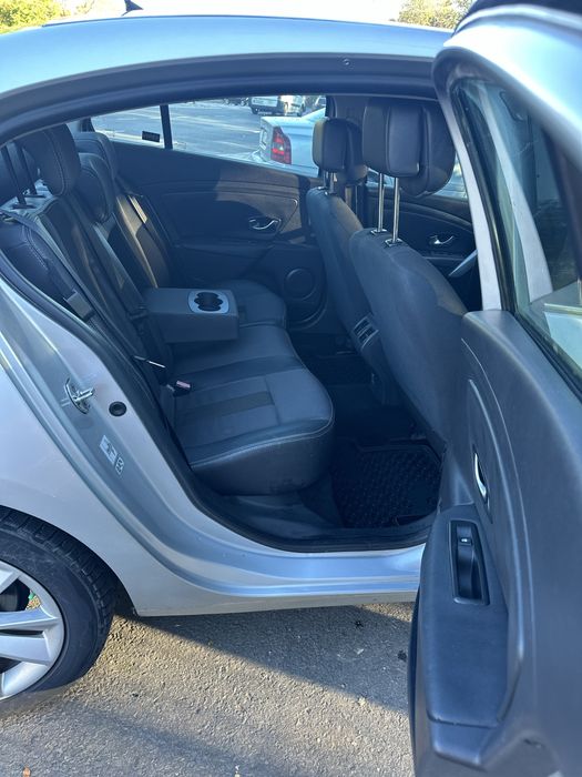 Vand Renault Fluence 2011 automat 2.0  benzina +GPL