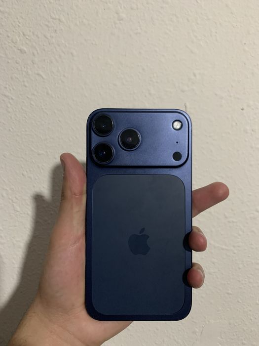 Iphone 11 17 pro korpus taqilgan rangi deep blue