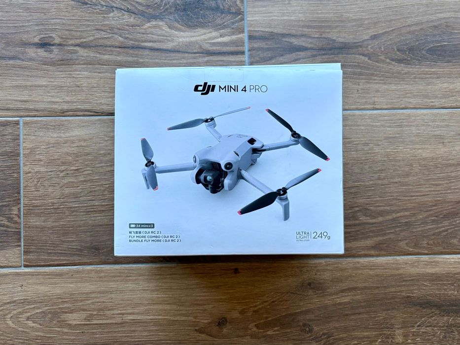 Чисто нов DJI Mini 4 Pro Fly More Combo + DJI RC 2