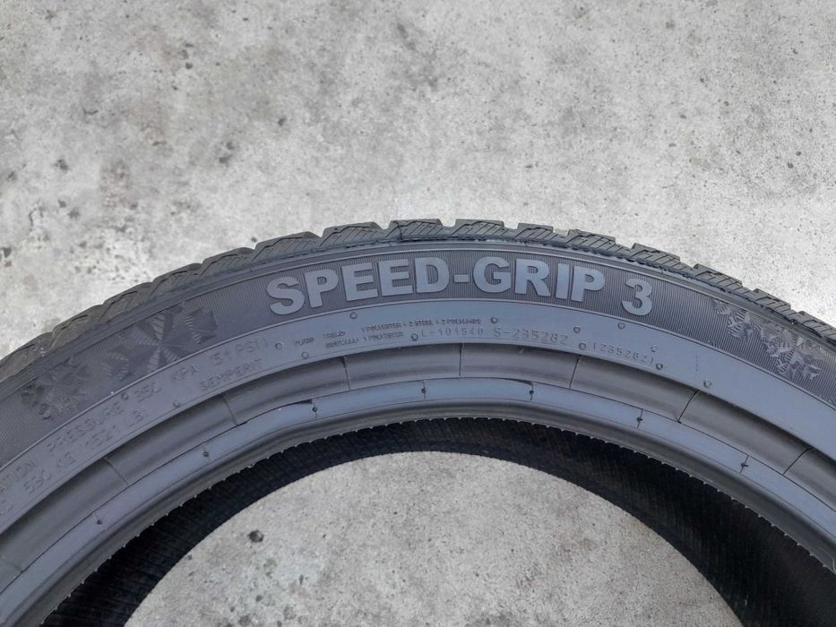 O anvelopa de iarna 225 45 18 semperit speed grip 3 profil 8 mm