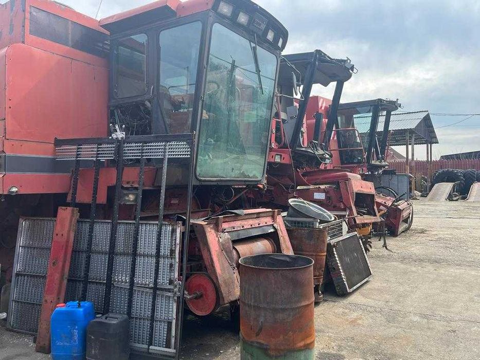 Dezmembrez combine CaseIH 1440 1460 1480 1640 1660 1680 2166 2188 2388