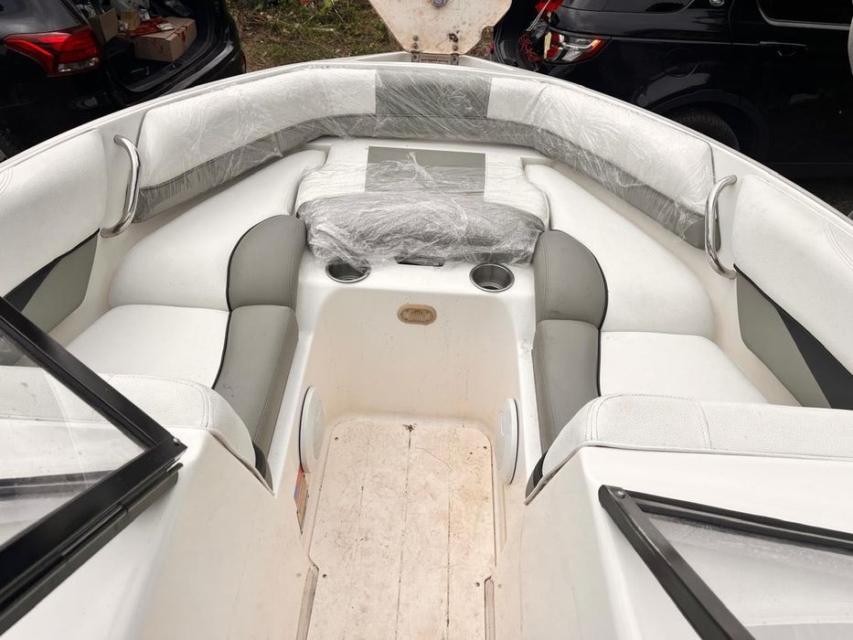 Vând o barcă Bowrider 2008 BRYANT 190 DC cu Mercruiser 4.3 MPI cu Peridoc +40721780984 ALIN