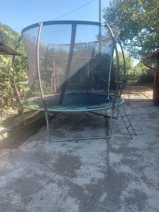 Trabulină de exterior Zipro  stare foarte bună