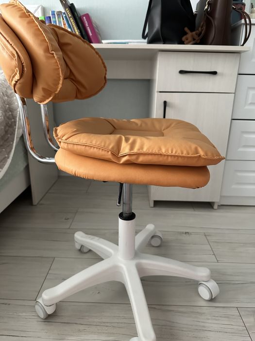 Офисное кресло в отличном состоянии