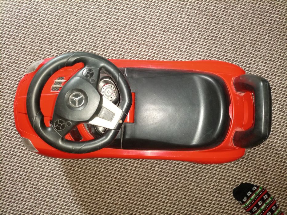 Машинка толокар в отличном состоянии