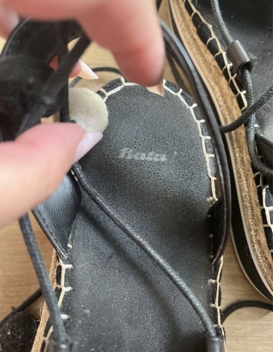 Sandale Bata cu siret pe glezna