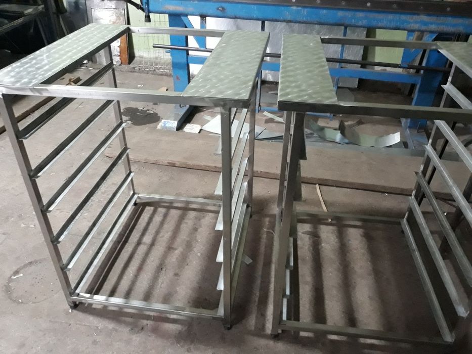 Suport cuptor inox cu sine tavi.