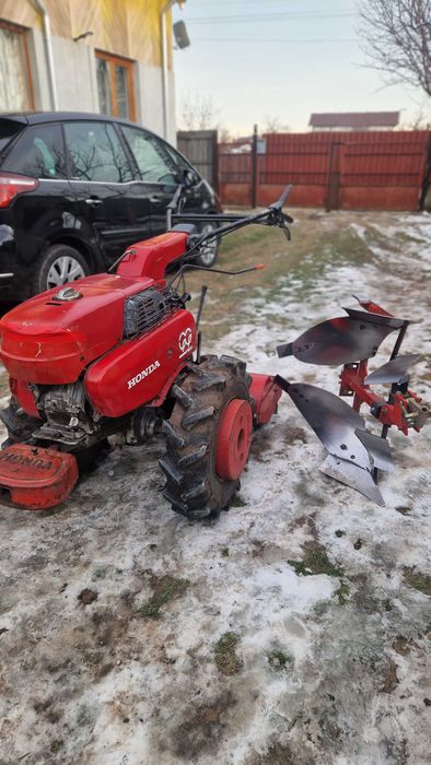 Motocultor honda cu freza si plug reversibil