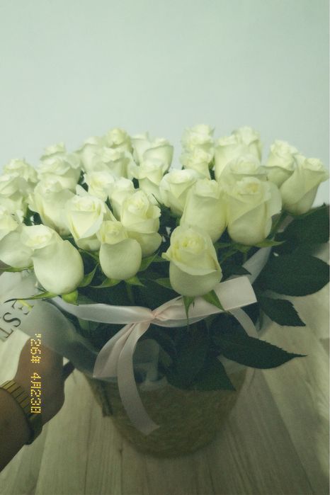 31 штук роза корзинасымен