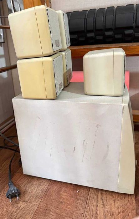 5.1 Колонки Microlab M-1000 (5 колонок + Сабвуфер)