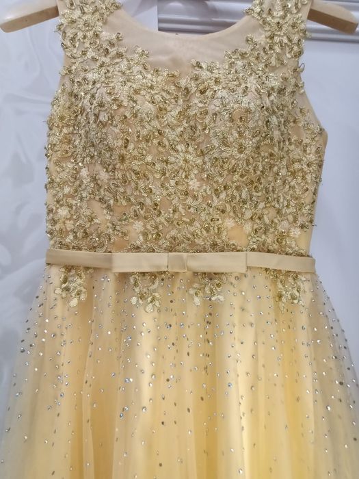 Продается нарядное вечернее платье 20000 тенге