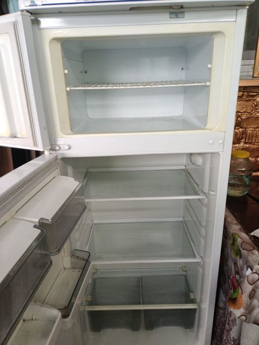 Продам холодильник