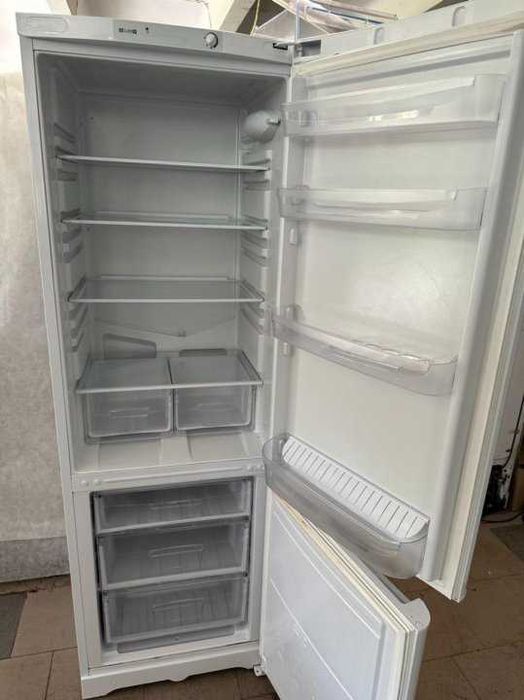 Продам  рабочий холодильник