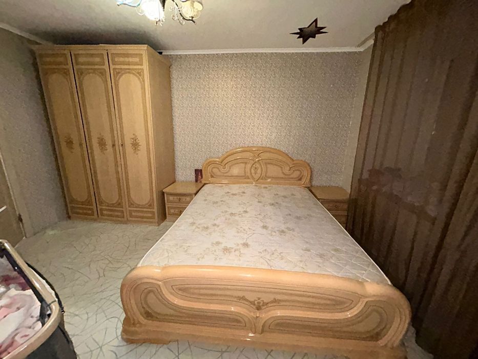 Продам спальный гарнитур