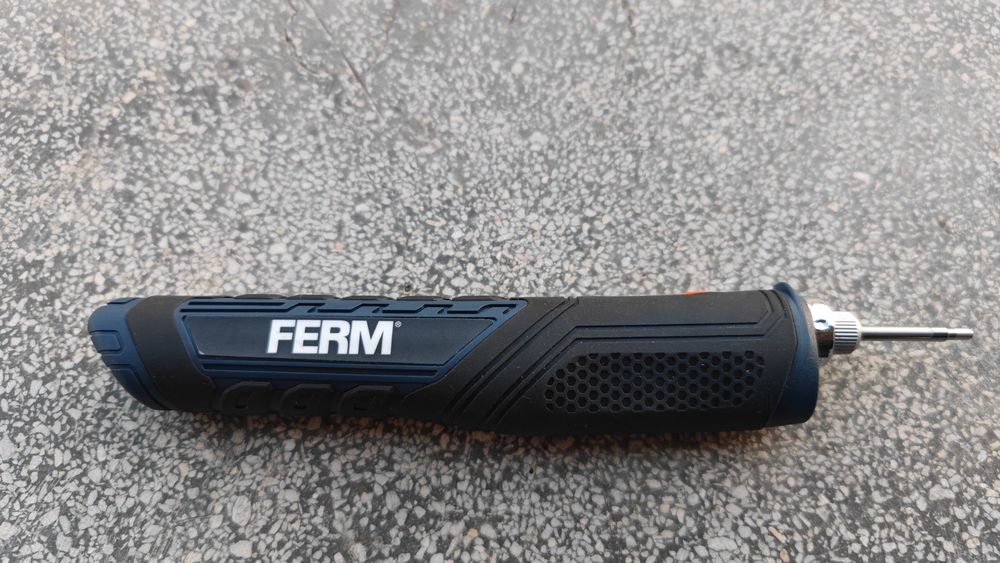 Акумулаторен поялник на батерии