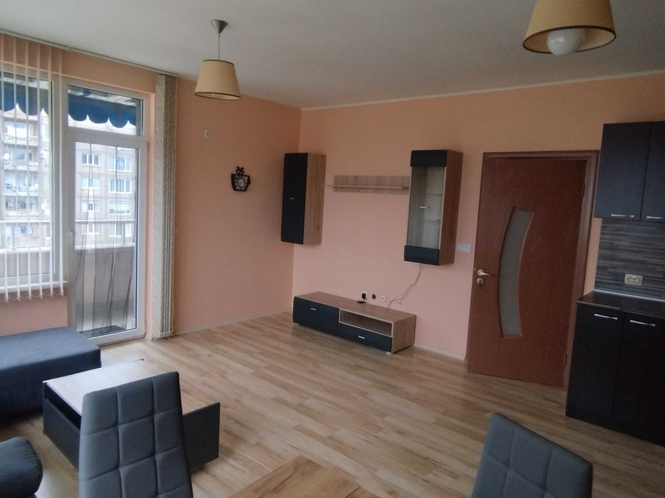 Дава се под наем Двустаен апартамент в Перник, Изток - 60 кв.м за 357 € - Снимка #2