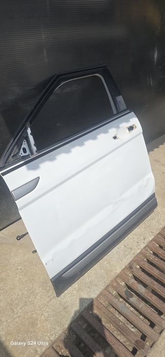 Usi range rover evoque stanga cu avarie vezi poze