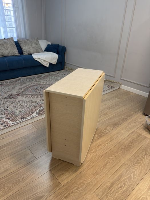 Продам стол книжку