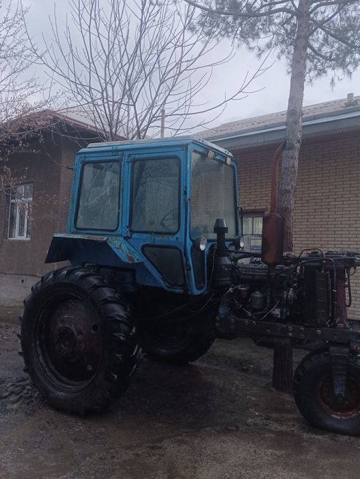 Traktor MTZ80 sotiladi