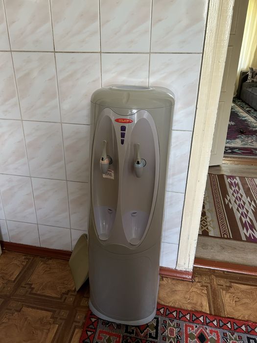 Продам диспенсер для воды