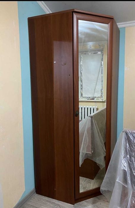Продам угловой Шкаф