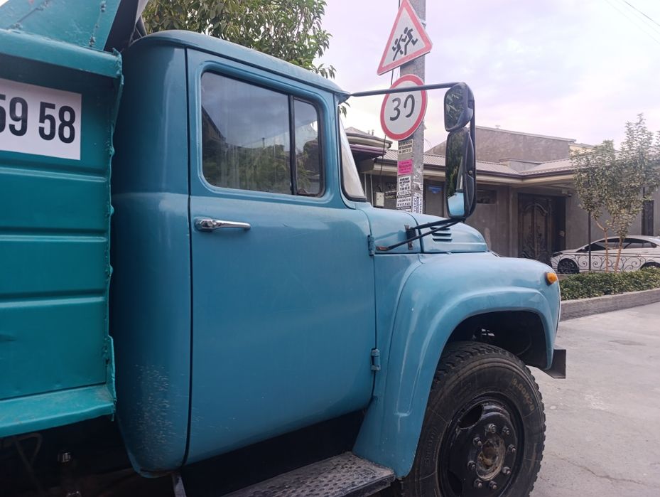 Zil sotiladi sirochni