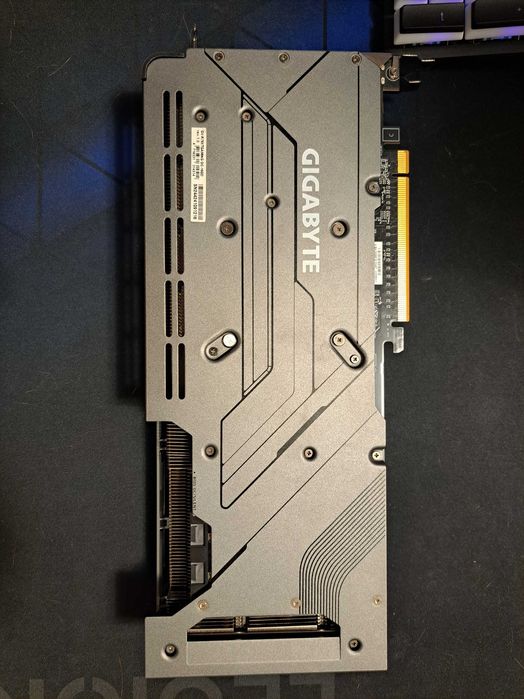 Placă video Gigabyte AMD Radeon RX 7800 XT OC 16GB GDDR6
