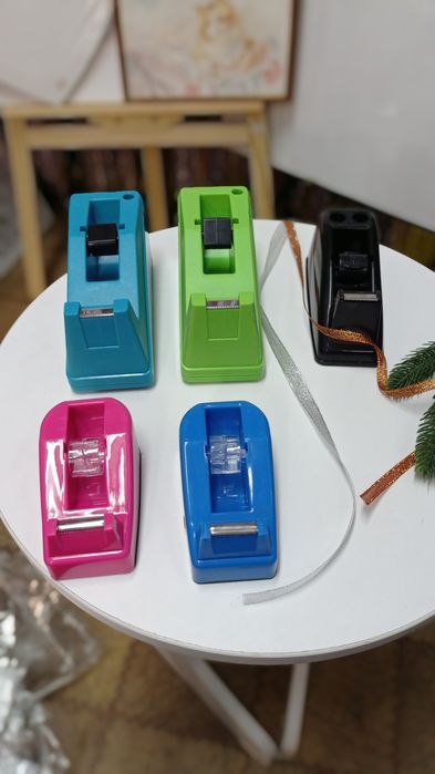 Диспенсер для скотча