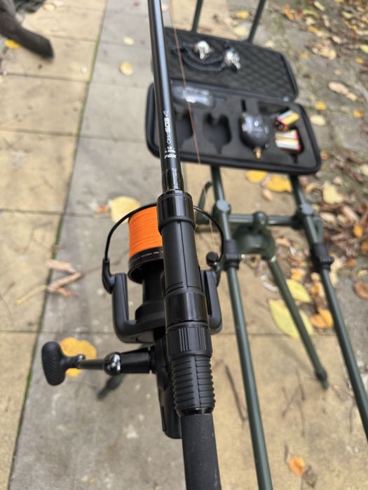 Шаранджийско оборудване плюс лодка, FOX