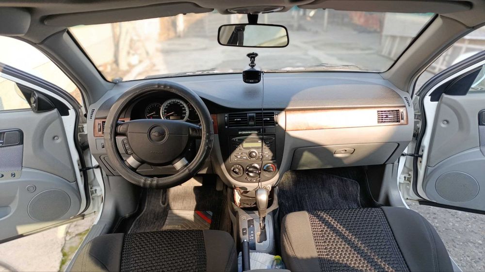 Sotiladi Chevrolet Gentra avtomat 2015 - 3 pozitsiya 53ming probeg