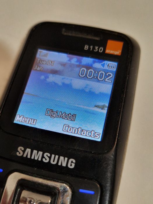 Telefon cu butoane cu tastatura iluminata