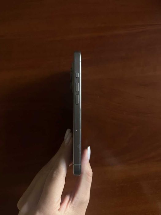 Продам IPhone 15 Pro