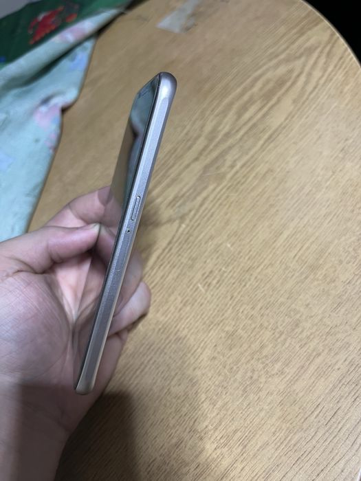 „Samsung Galaxy S6 – отличен, работи перфектно, готов за ползване“