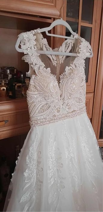Vand rochie de mireasa marimea S/M
