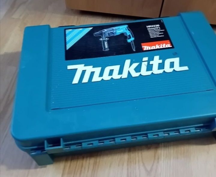 Ciocan Rotopercutor Makita HR2230